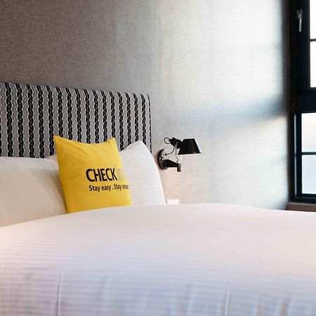 Check Inn Taichung Ziyou Kültér fotó